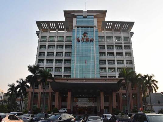 东方社区（深圳市宝安区松岗街道下辖社区）