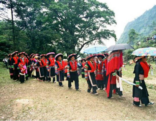 女大当婚，男大当嫁