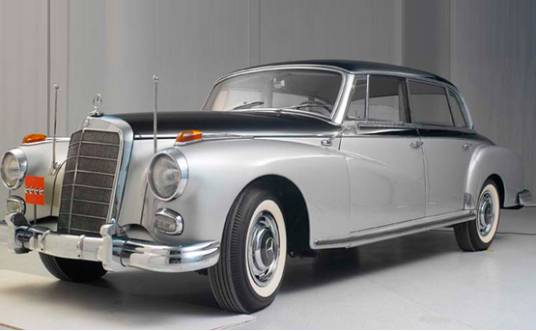 梅塞德斯-奔驰 300D