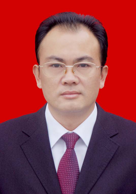 周明德（乐山市发展和改革委员会原主任）