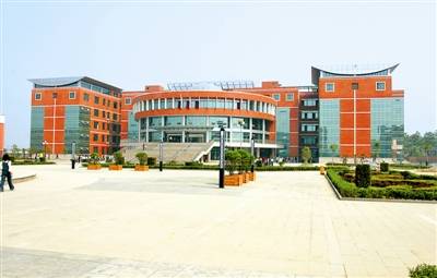 西安外事技师学院