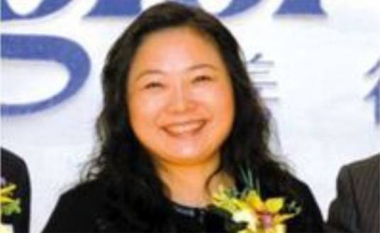 陈金凤（苏宁电器连锁店总监）