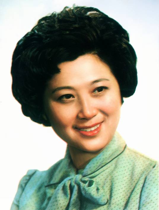 周雅琴（越剧演员、戚派花旦）