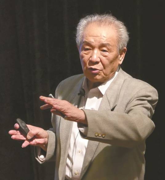 王炳华（考古学家）