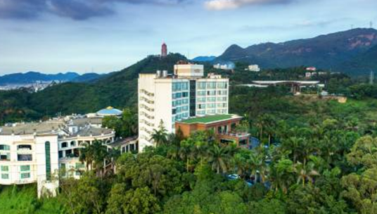 东莞三正半山酒店