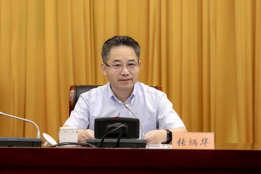 张炳华（江苏省苏州市吴中区四届人大常委会主任）