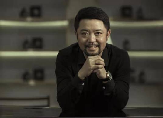 肖启华(贵州九工坊酒业股份有限公司董事长兼总经理)
