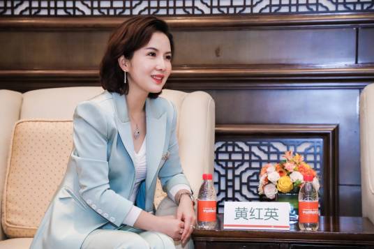 黄红英（平安集团党委副书记、集团首席数字运营执行官，平安国际智慧城市科技股份有限公司董事长）