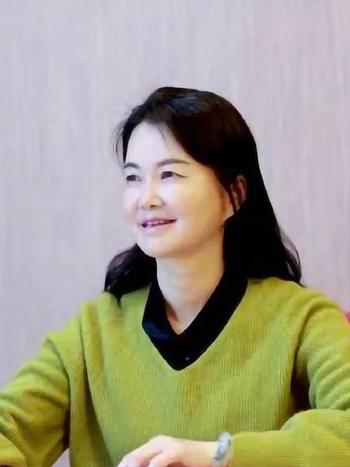 李晶（曲靖市第一中学党委副书记、校长）
