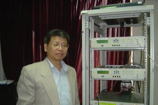 张晓林（北京航空航天大学教授）