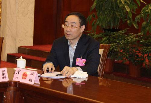 龚毅（鄂尔多斯市人大常委会原主任）