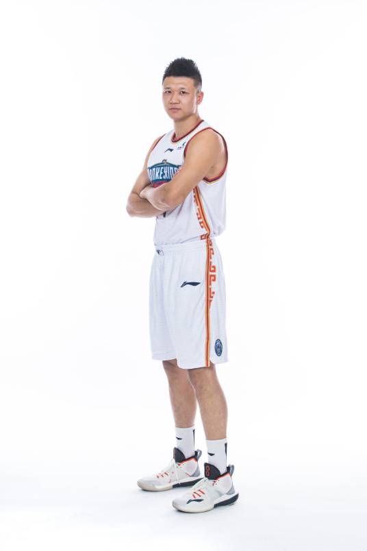 王梓旭（1998年11月出生的中国篮球运动员）