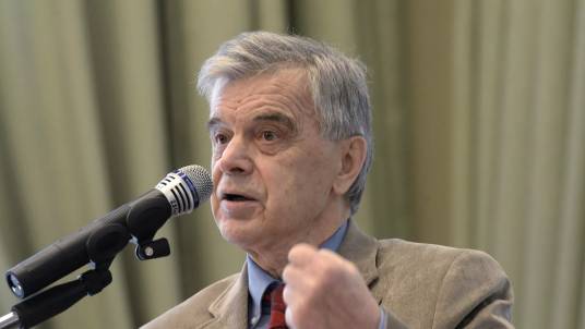 鲁斯兰·伊姆拉诺维奇·哈斯布拉托夫