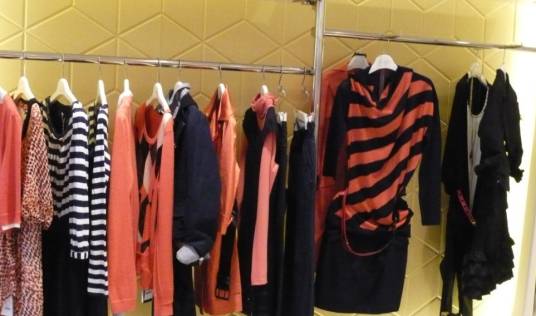 纳纹服饰旗舰店