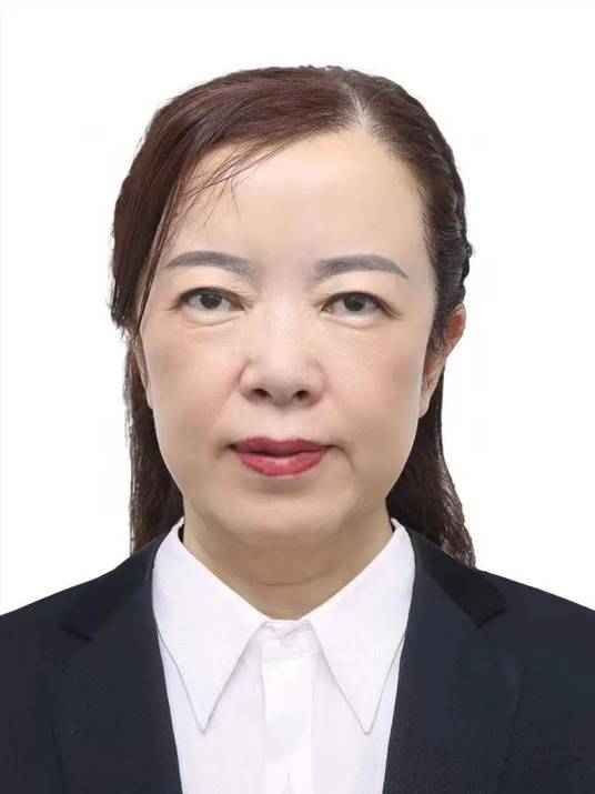 何佳（农工党四川省遂宁市委会主委、市政协副主席）