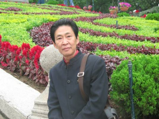 王亚飞（国家二级编剧、书法家）