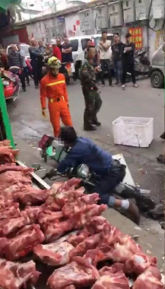 8·9西安菜市场车祸