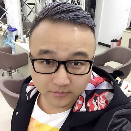 王小福（中国二人转男演员、赵本山的弟子）