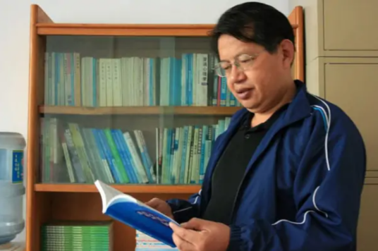 姜海波（青岛市教师进修学校物理讲师）