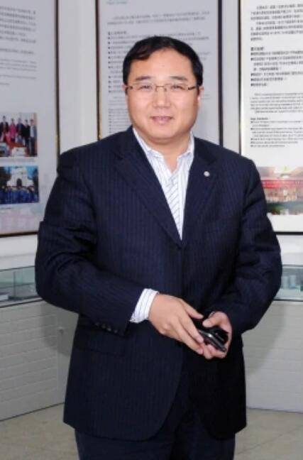 马明亮（中材节能股份有限公司原董事长、党委书记、总裁）