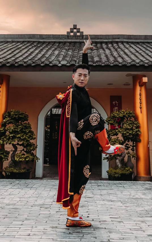 余丹（川剧变脸表演艺术家）