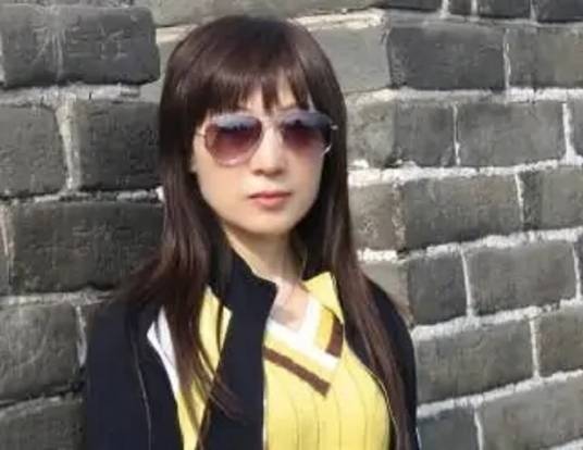 蓝蓝（当代作家）