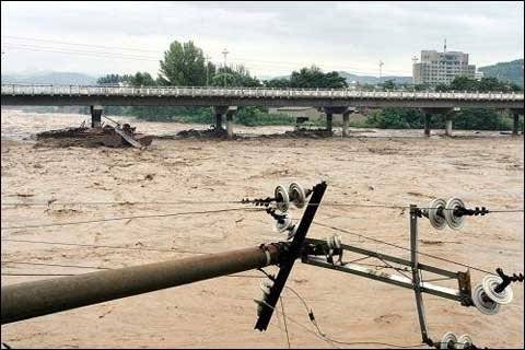 甘肃陇南泥石流