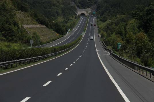 沥青混凝土路面