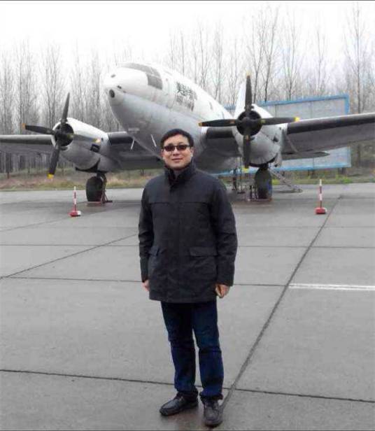 姜斌（著名红色收藏家）