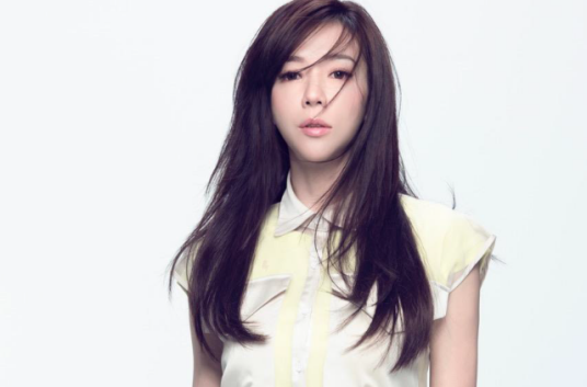 一个人的微笑（周韦彤演唱歌曲）