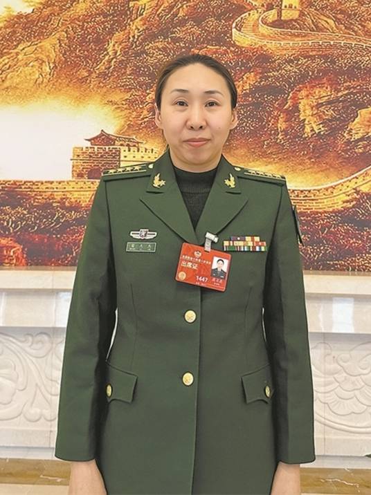 苗立杰（第十四届全国政协委员，中国前女子篮球运动员）
