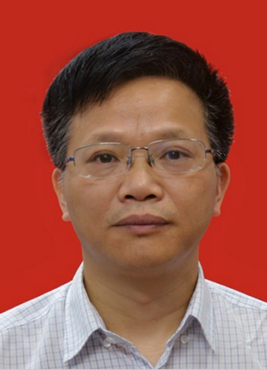 肖鹏飞（湖南师大附中化学特级教师）