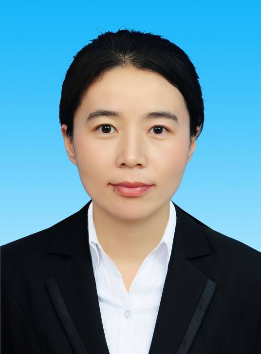 斯琴高娃（内蒙古自治区四子王旗委常委、统战部部长，旗政协党组副书记）
