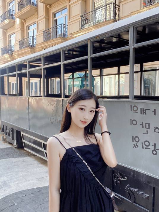 李佳轩（青海卫视“花儿朵朵”联通手机唱区选手）