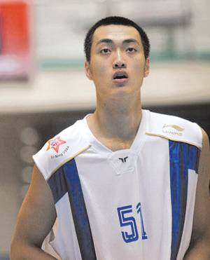 季祥（中国篮球运动员）